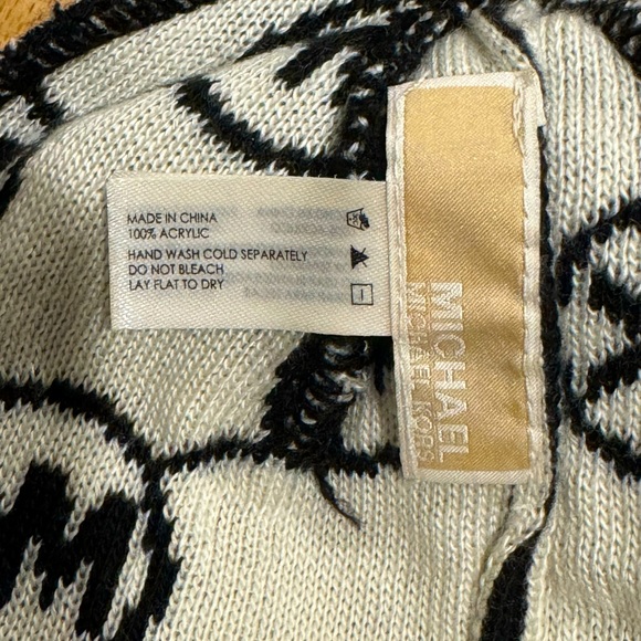 Michael Kors Black & White Cuffed Knit Beanie Hat - Picture 4 of 5